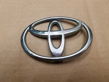Toyota OEM 1997-2001 Camry Rear Trunk Emblem Badge Logo Nameplate 75441-33040