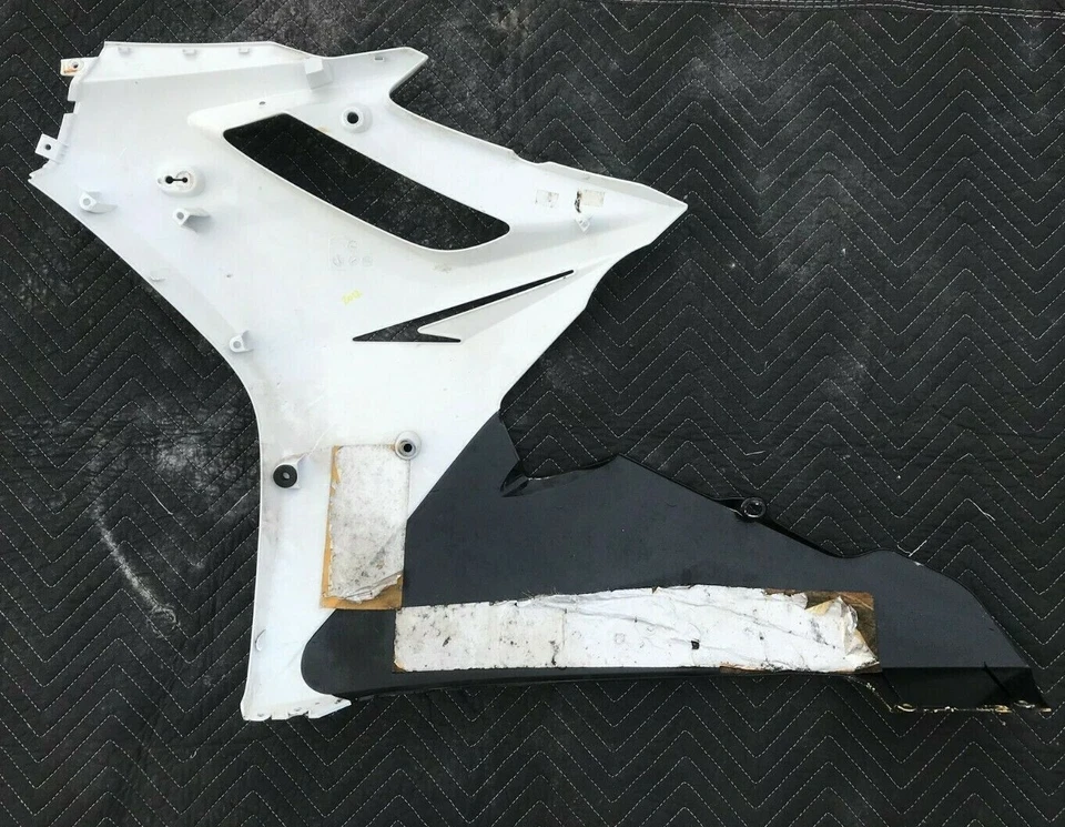 CARENADO PANEL CARROCERÍA LATERAL DERECHO 09-12 TRIUMPH DAYTONA 675 675R CAPUCHA BLANCA OEM Foto 4 de 4