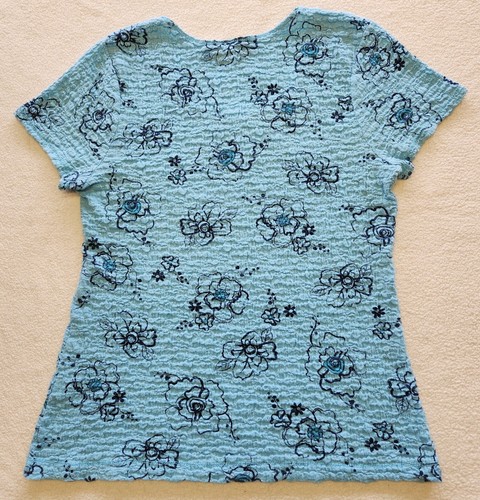 Croft & Barrow ~ Women's Short Sleeve Top ~ Size Medium ~ Blue ~ Floral Textured - Picture 8 of 8