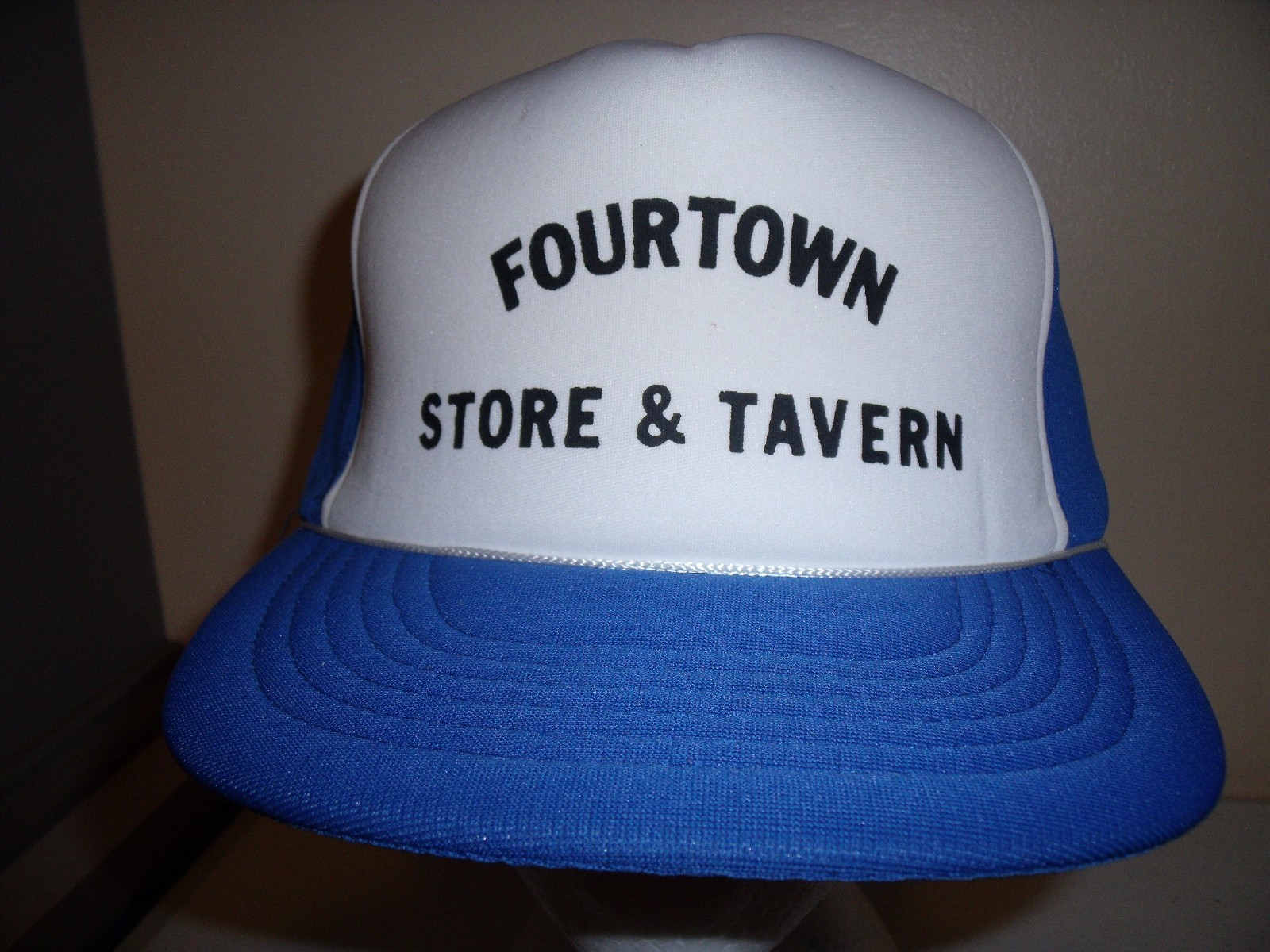 Vintage FOURTOWN TAVERN BEER SNAPBACK Baseball Cap Trucker Hat Retro Lid O