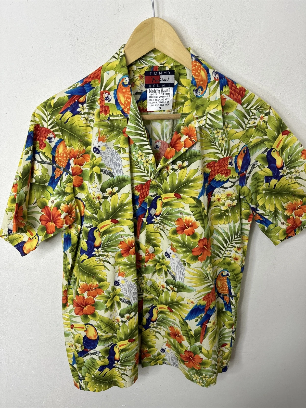 Tommy Fashion Hawaii hawaiian Floral Short Sleeve mens Shirt Parrot Bird  Size S