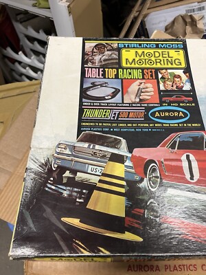 67 AURORA MODEL MOTORING STIRLING MOSS SLOT CAR TABLE TOP RACING