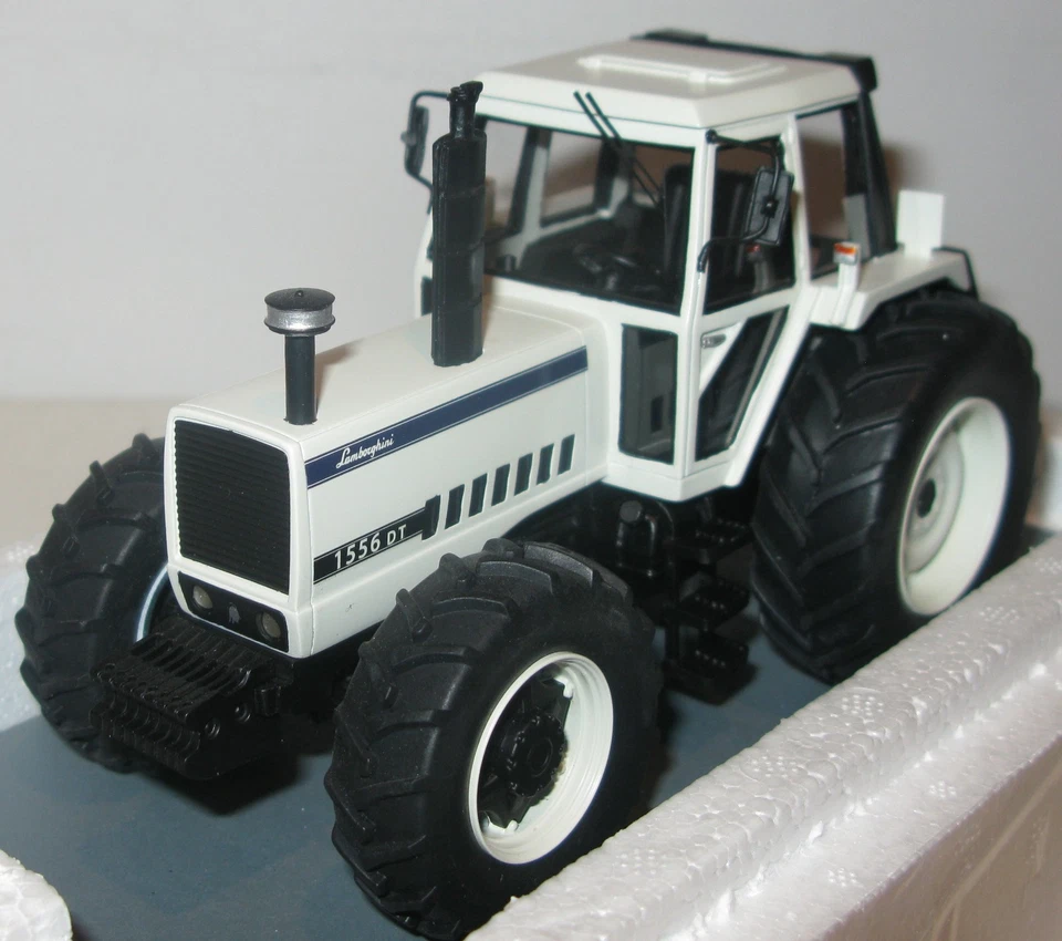 Schuco 1:32 450910500 Resin Limited Edition White Lamborghini 1556DT Tractor - Image 3 of 4