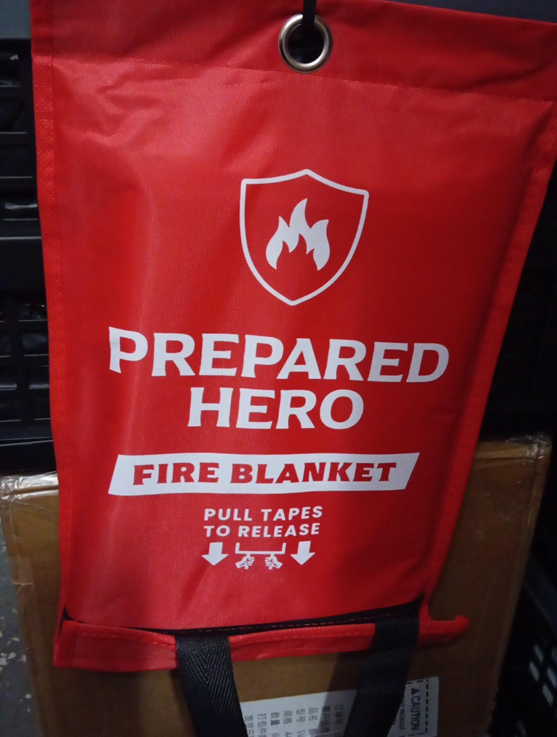 2 X FIRE BLANKETS LARGE QUICK RELEASE HOME OFFICE KITCHEN SAFETY FIRE BLANKET