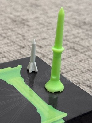 Stepped Golf Tees Neon green box of 110 tees, 70 - 3'' and 40 - 1.5'', New in box