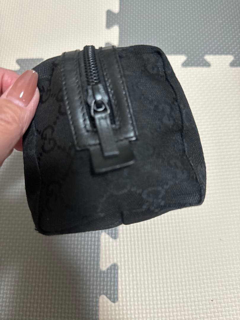 GUCCI Pouch 01a - image 3