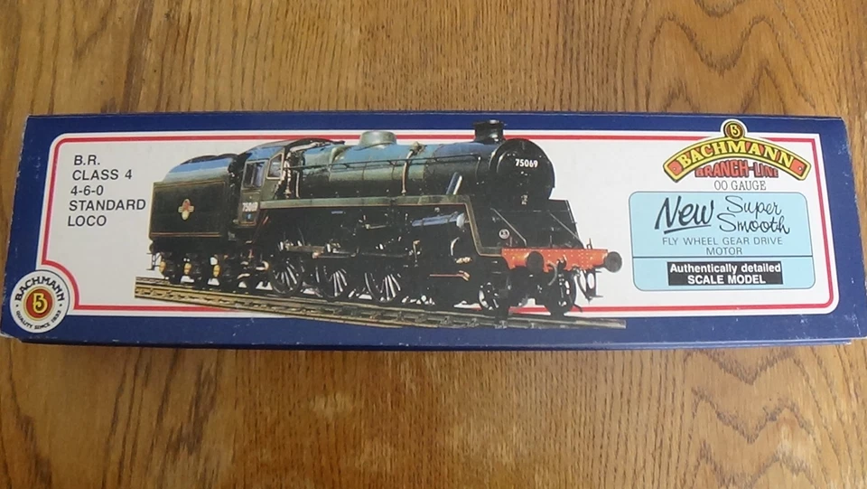 BACHMANN 31-103 BR 4-6-0 STANDARD CLASS 4 LOCOMOTIVE 75020 LINED BLACK. BOXED. - Image 2 of 4