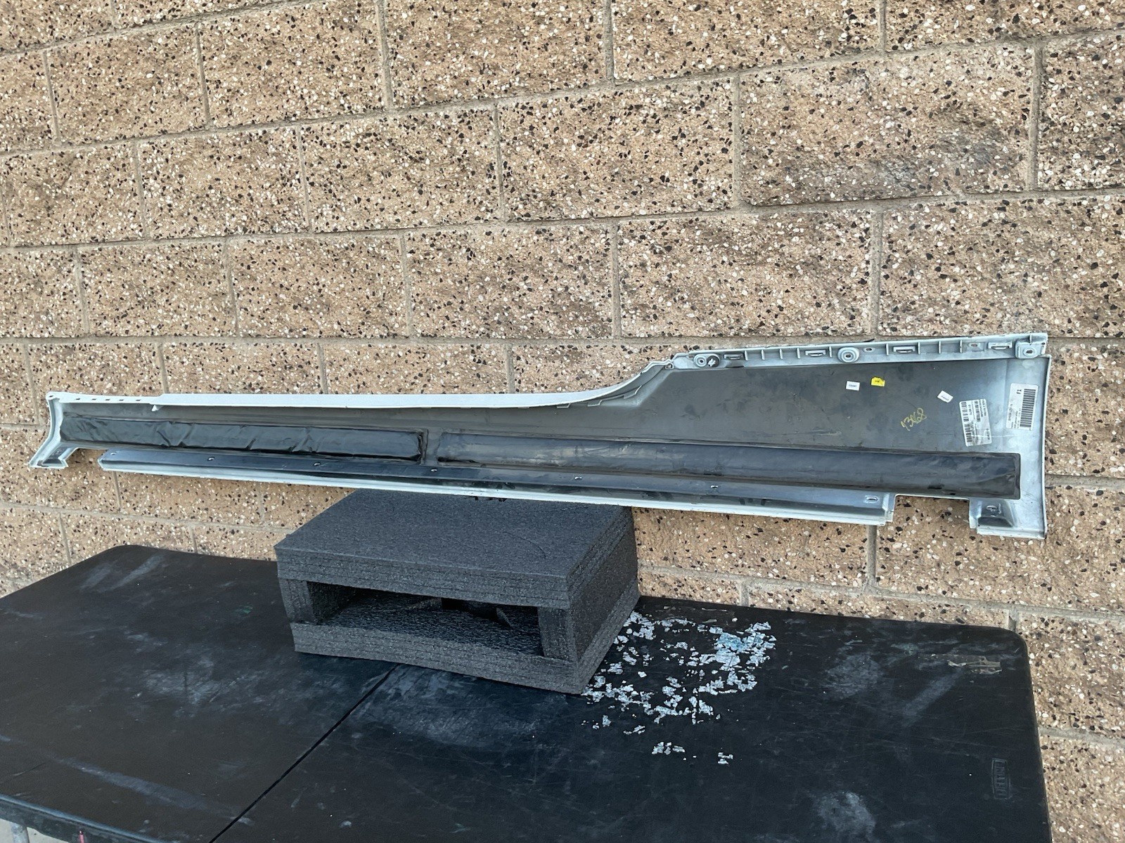 2018 2020 2022 2024 BENTLEY CONTINENTAL GT RIGHT ROCKER MOLDING OEM USED