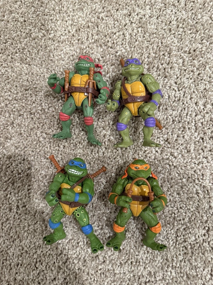 Lote de colección TMNT - 35 figuras + gigante 12” Donatello, armas, vehículos 1988-1995 Foto 4 de 4
