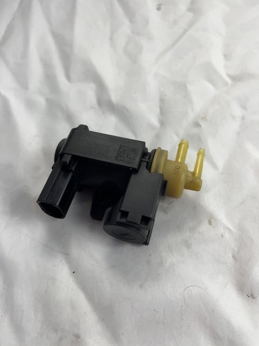 AUDI A4 A5 A6 Q5 09-16 2.0L Unterdruck Magnetventil Druckwandler 8K0906627