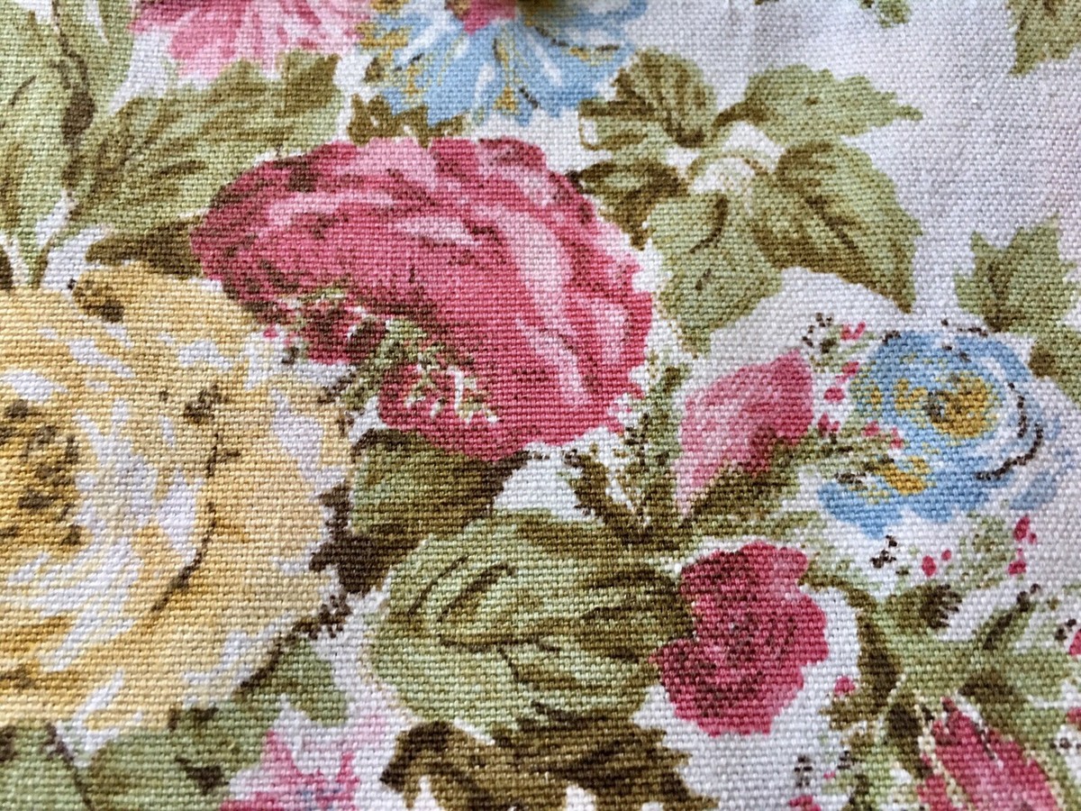 Vintage Retro Cottage Chic Roses Floral Cotton Fabric- Pink