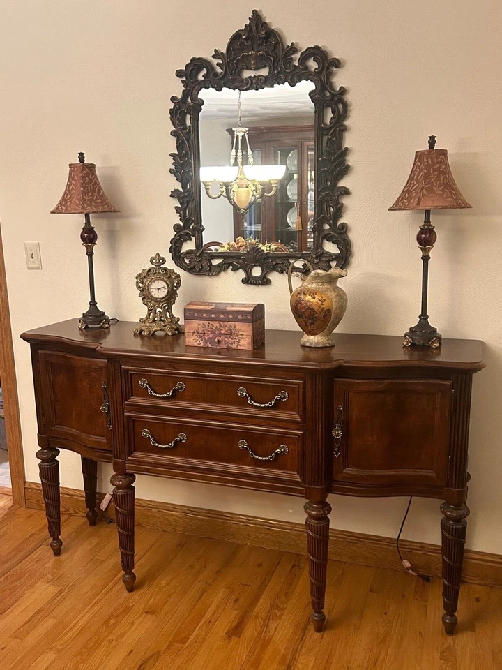 Stanley Dining Room Table, 8 Chairs, China Closet, Buffet - Image 4 of 4