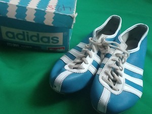 vintage adidas running shoes