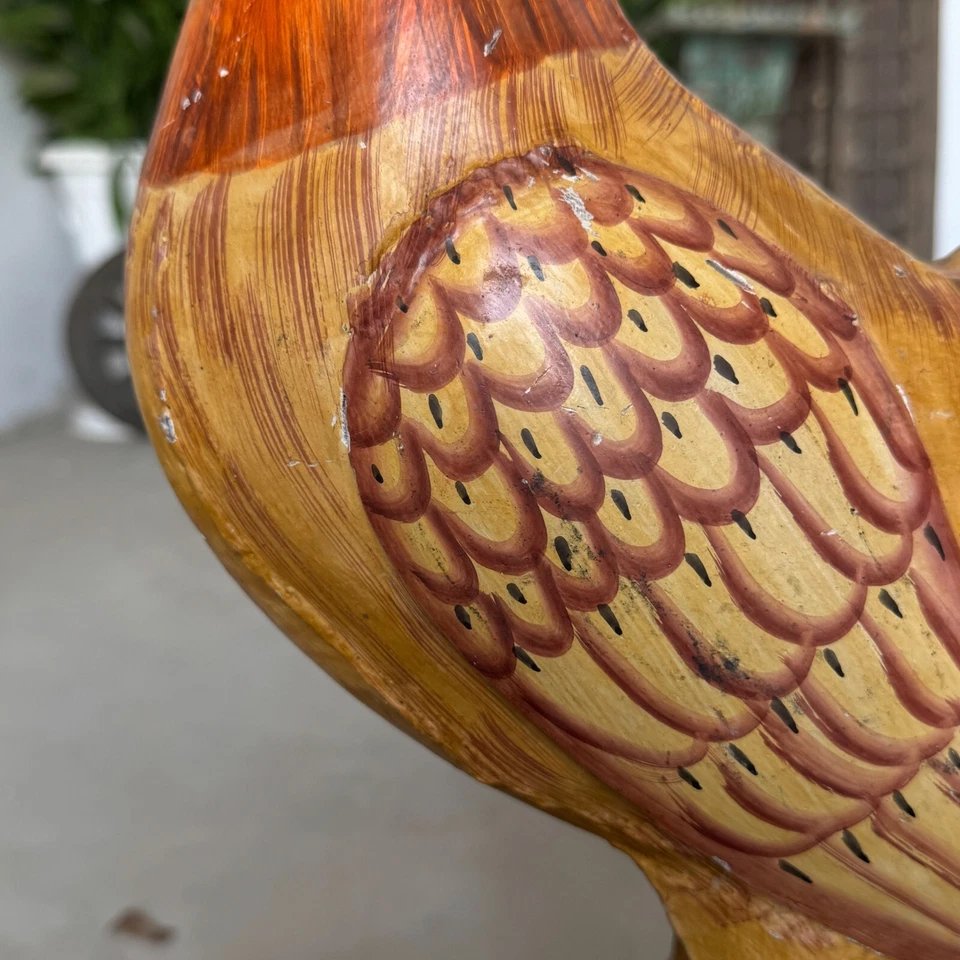 Estatuilla de gallo decorativa vintage antigua hecha a mano de hierro multicolor pintada a mano Foto 4 de 4