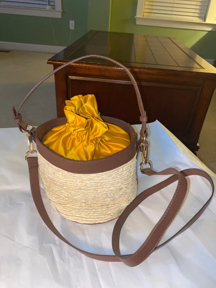 Ann Taylor Weekend Collection straw bucket bag in natural - Image 3 of 4