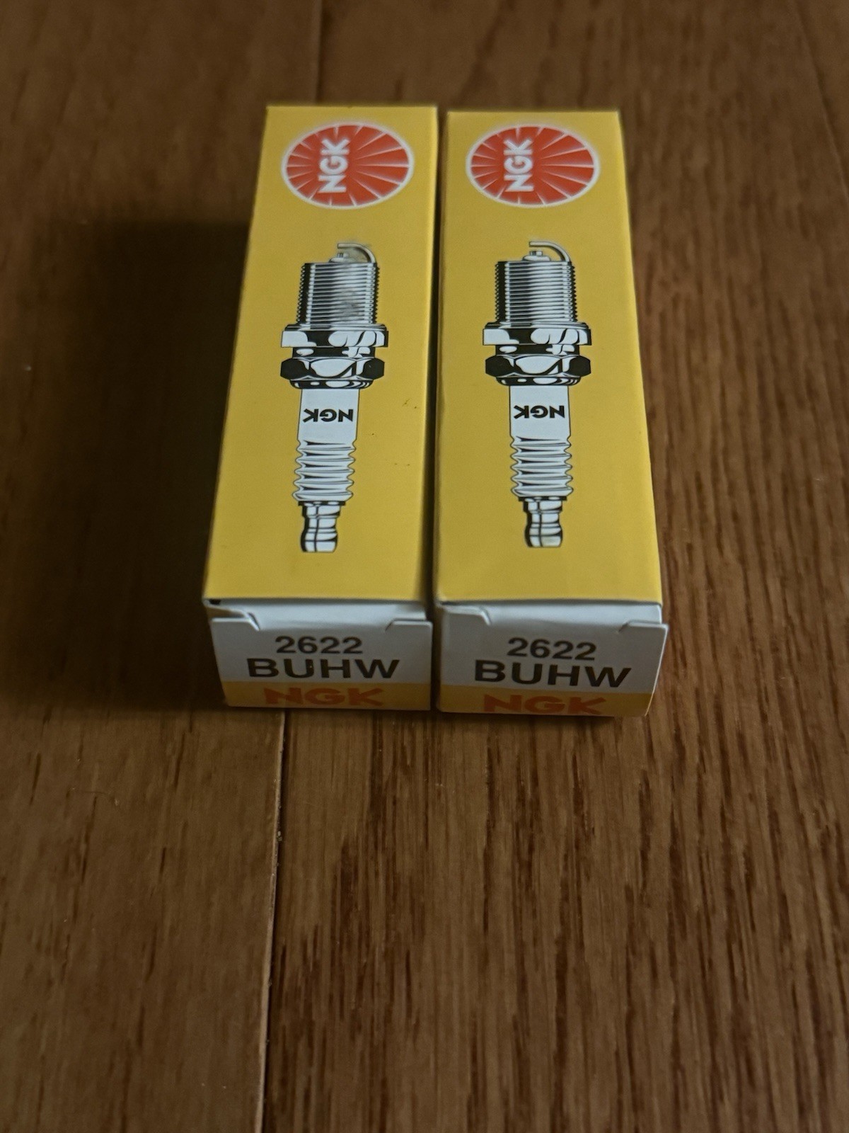 2 New NGK Spark Plugs BUHW 2622