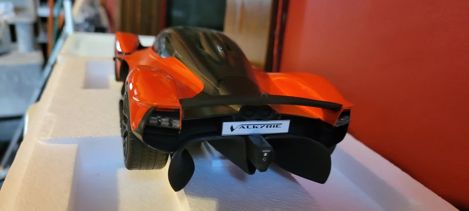 Aston Martin Valkyrie Maximum Orange and Carbon 1/18 Model Car by Top Speed - Image 2 of 4