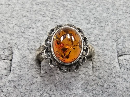 GRANDMA GRABE'S BEAUTIFUL VINTAGE 925 STERLING SILVER AMBER 3G RING SIZE 6