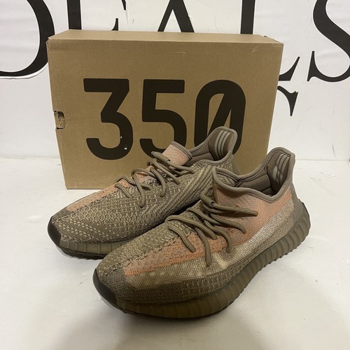 Size 11 - Yeezy Boost 350 V2 Sand Taupe fz5240 Damaged Box Stain in Bottom