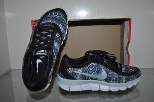 Pennino da donna 695168 5 0 Scarpe Nike V4 corsa 0 Szeac5d28c1f1511d513db14f24eb56870 5 004 nerebianche Vedi Print lcKF1J