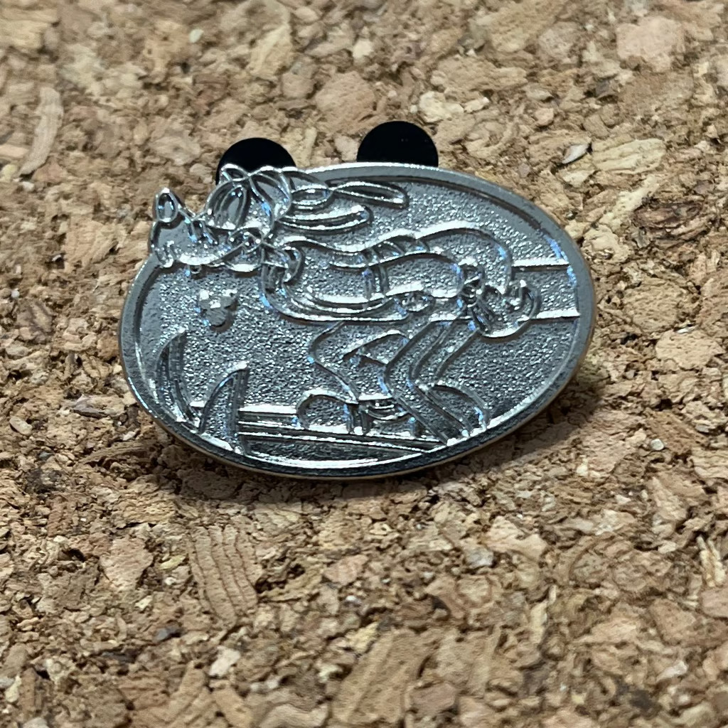 Disney Trading Pin Goofy Skiing Chaser
