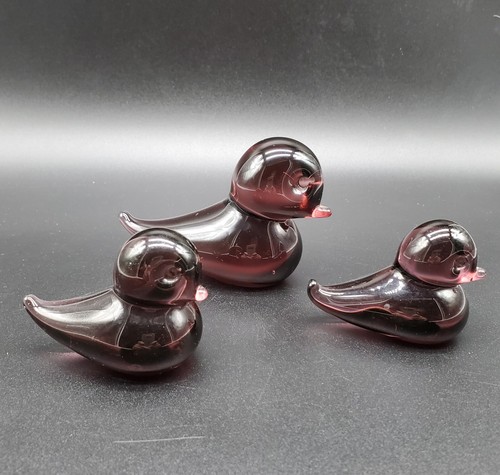 Amethyst Birds X3 Studio Glass Paperweights Mum & Babies Reijmyre Style Sweden - Picture 8 of 9