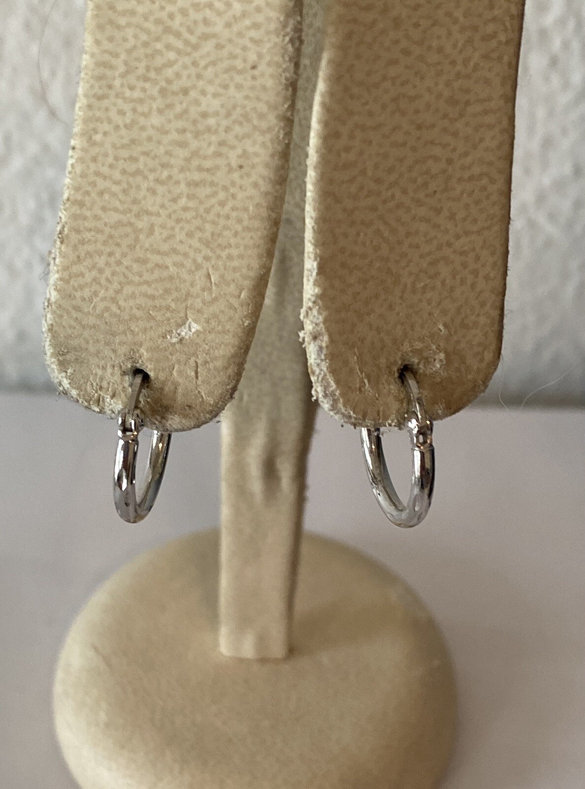 STERLING SILVER PATTERNED “LEAF CUT” HOOP EARRING… - image 11