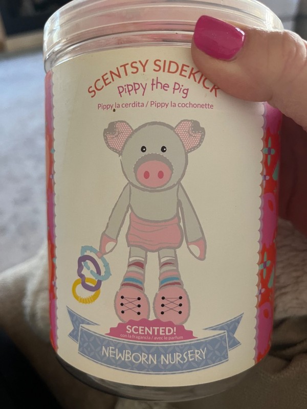 scentsy blanket buddy pippy the pig smells like newborn baby