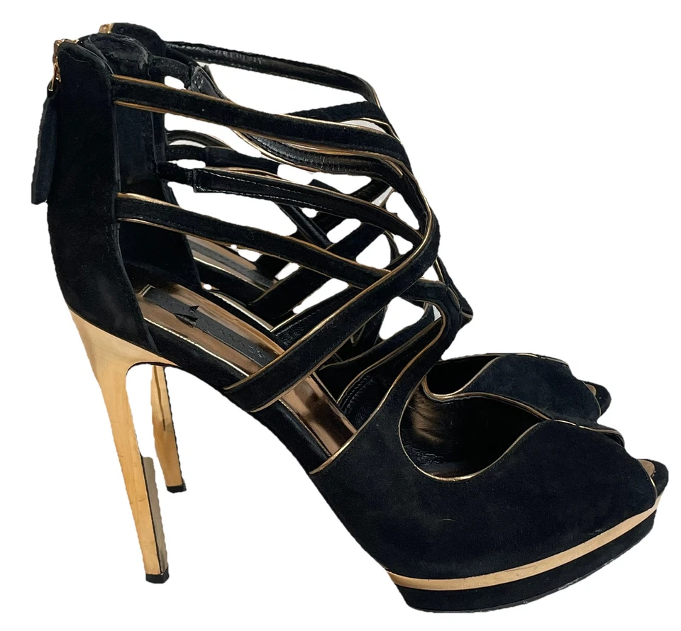 BCBG Maxazria Tirantes 5” Tacones Altos 9B Negro Gamuza Borde Dorado Concurso Formal Ciudad Foto 2 de 4