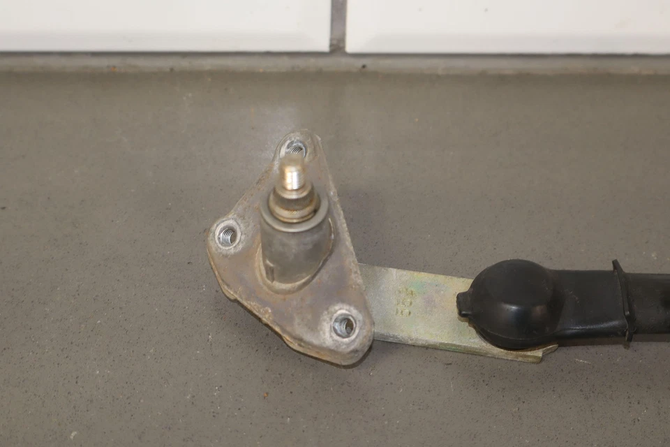 Motor de acoplamiento de transmisión limpiaparabrisas delantero Lexus LX470 1998-2007 Foto 2 de 4