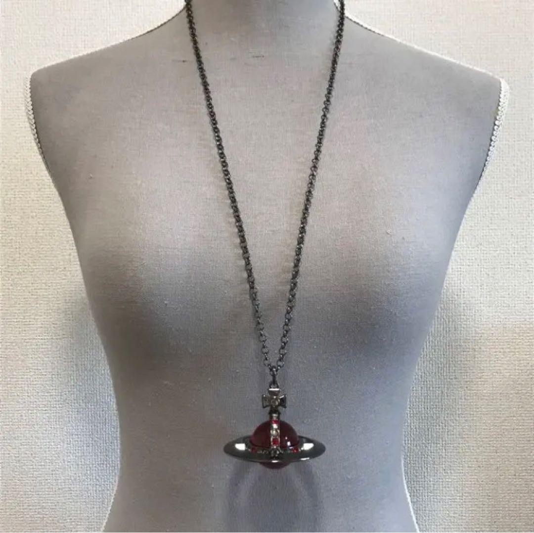 Vivienne Westwood Necklace Medium Orb Gunmetal Red Top 6.5cm w