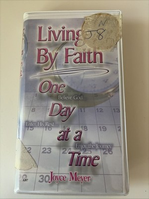 Living By Faith One Day At A Time 5 Cassette Series By Joyce Meyer