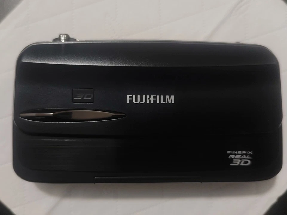 Fujifilm FinePix Real 3D W3 Digital Camera 10MP 3X Optical Zoom Black CCD Sensor - Image 4 of 4