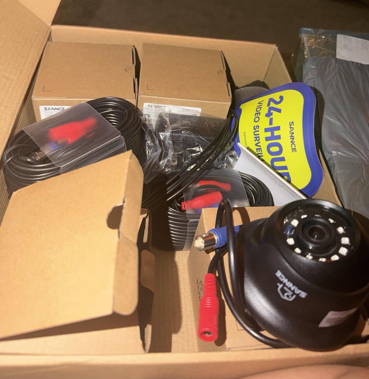 SANNCE 1080P Wired Security Camera System, 8CH CCTV 2MP 5-in