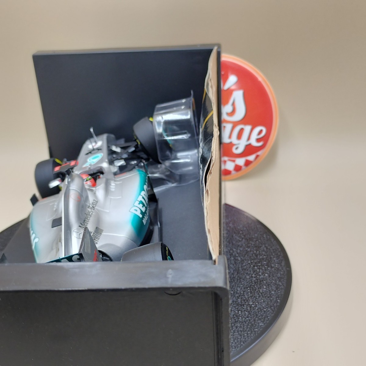 MINICHAMPS 1/18 Mercedes GP F1 Team Michael Schumacher Showcar