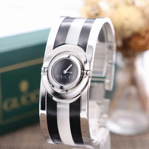Avec accessoires batterie neuve GUCCI Toile 112 Super Bracelet modèle du Japon