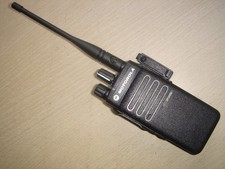 Motorola DP2400e UHF 403-527MHz DMR Digital c/w NEU GEHÄUSE & IMPRES Akku