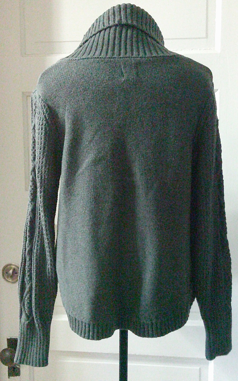 GAP Gray Thick Cable Knit Pullover LS Sweater M - image 6