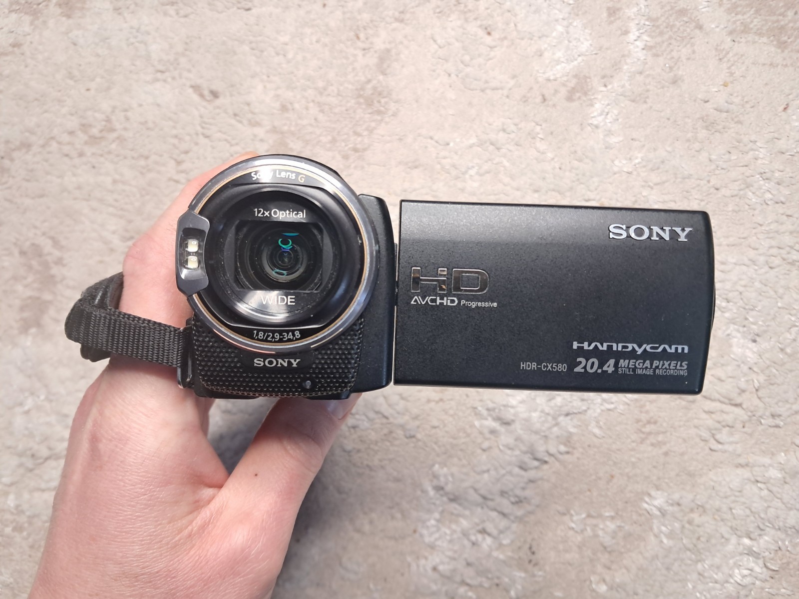 Exmor R / 32 Gb Storage