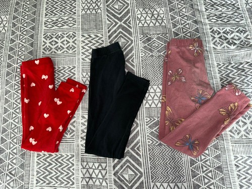 Girls lot 3 leggings size 6 and 7 Carter's