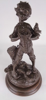 Junge mit Vogelnest Statue aus Gips von Paris und handbemalt