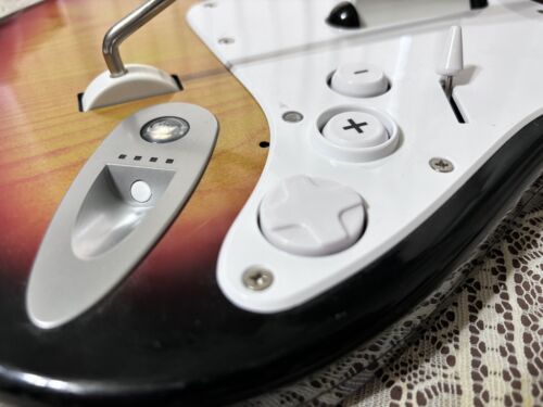 Rock Band Fender Stratocaster Wireless Guitar NWGTS2 (Sunburst) – No Dongle Wii - Picture 9 of 10
