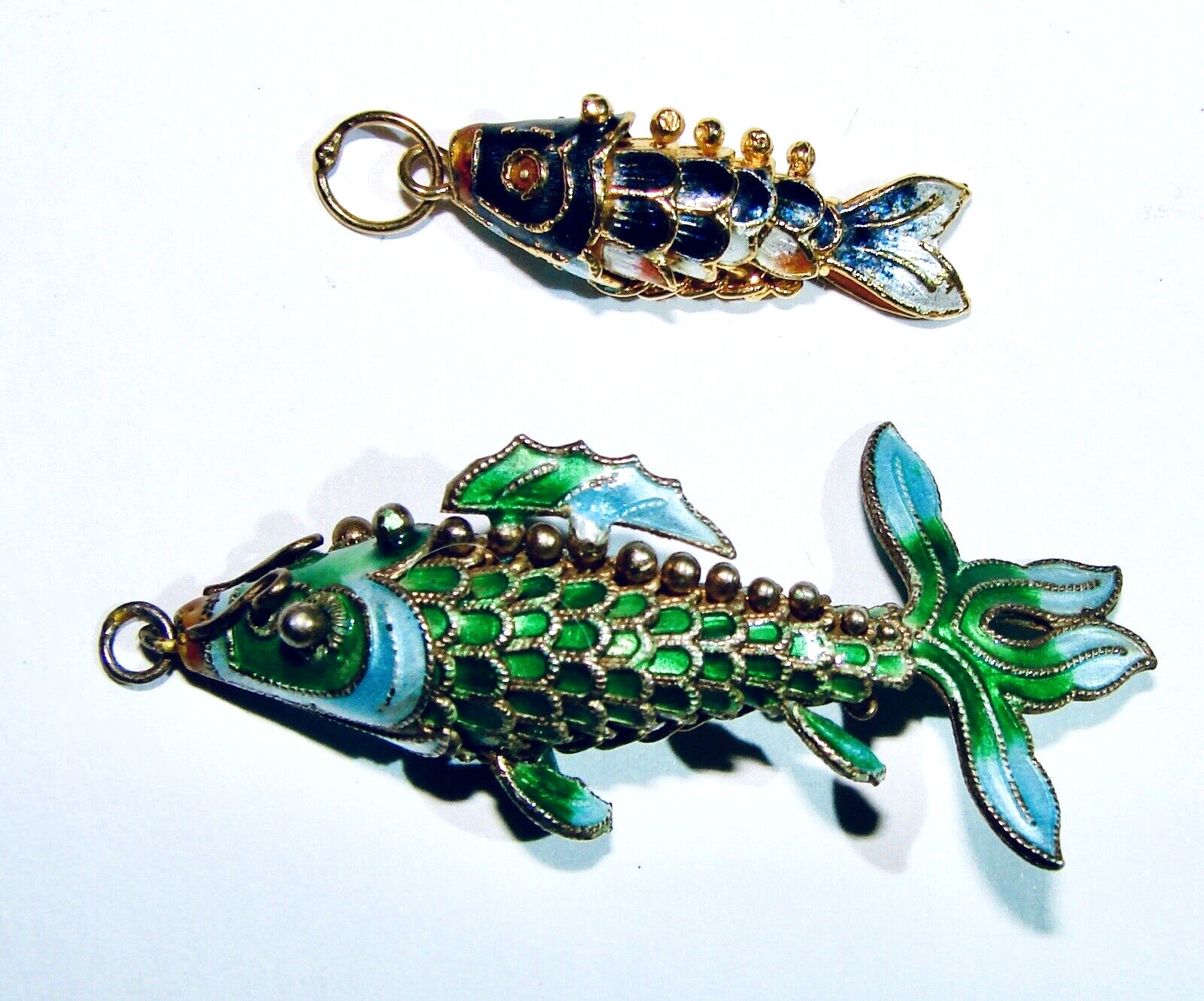 2 VINTAGE KOI ARTICULATED FISH CHARMS PENDANT ENAMEL … Gem