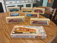 LIFE LIKE HO Scale Lot Of 8 GP-38 Loco Powered, Unpowered, Caboose, Reefer, Tank