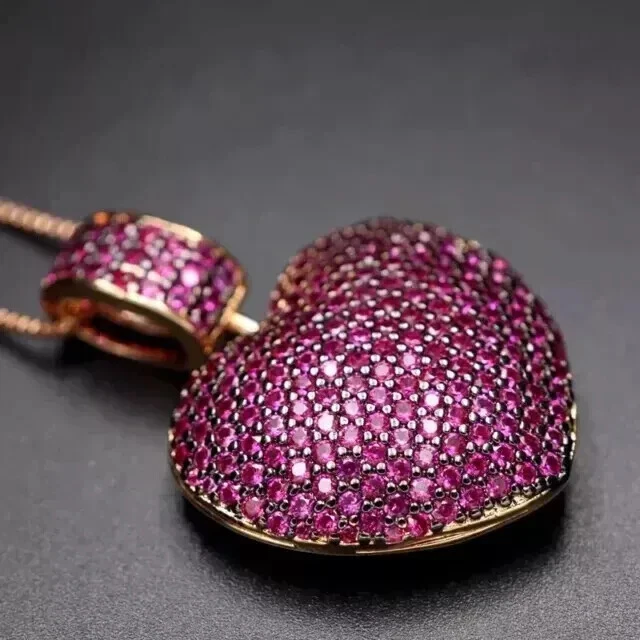 Colgante de corazón de rubí rosa de corte redondo de 2 quilates enchapado en oro rosa de 14 quilates cadena de 18 quilates Foto 4 de 4