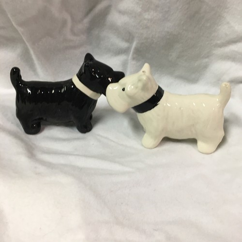 Kissing Westland Scottish Terrier Dog Magnetic Salt & Pepper Shakers Read - Picture 9 of 13