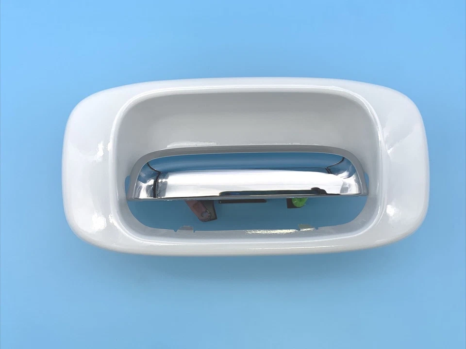 99-06 GM 雪佛兰 GMC Silverado Sierra 奥林匹克白色尾门把手和表圈 — 第 2/4 张图片