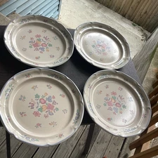 4 Dinner Plates International Stoneware Japan Welcome Home Bird Cat Rooster 