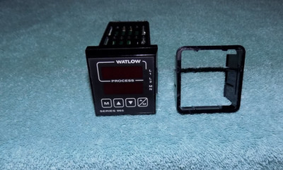 New Watlow 965A-3CD0-0000 Digital Temperature Controller