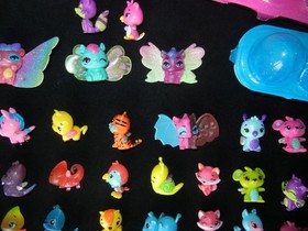 Hatchimals CollEGGtibles Wind-Up EGGLIDERS W/ Over 65 Mini Figures and More